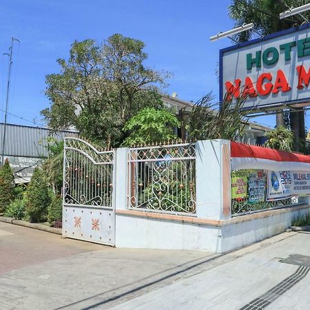 Naga Mas Hotel Mojokerto Exterior photo