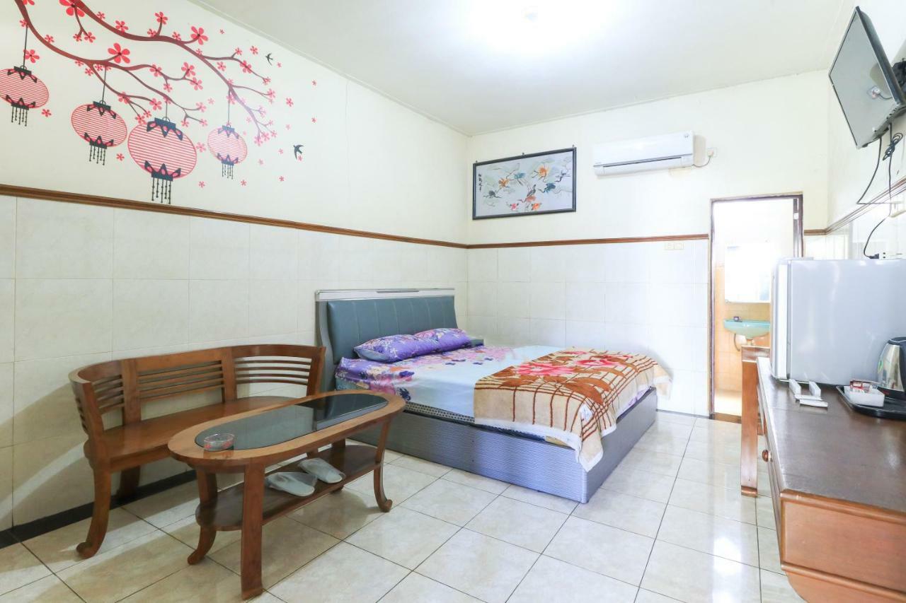 Naga Mas Hotel Mojokerto Exterior photo